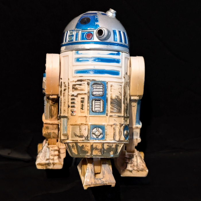 R2-D2 "Muddy" 2001 Star Wars Astromech Droid 3.75 Action Figure image 0