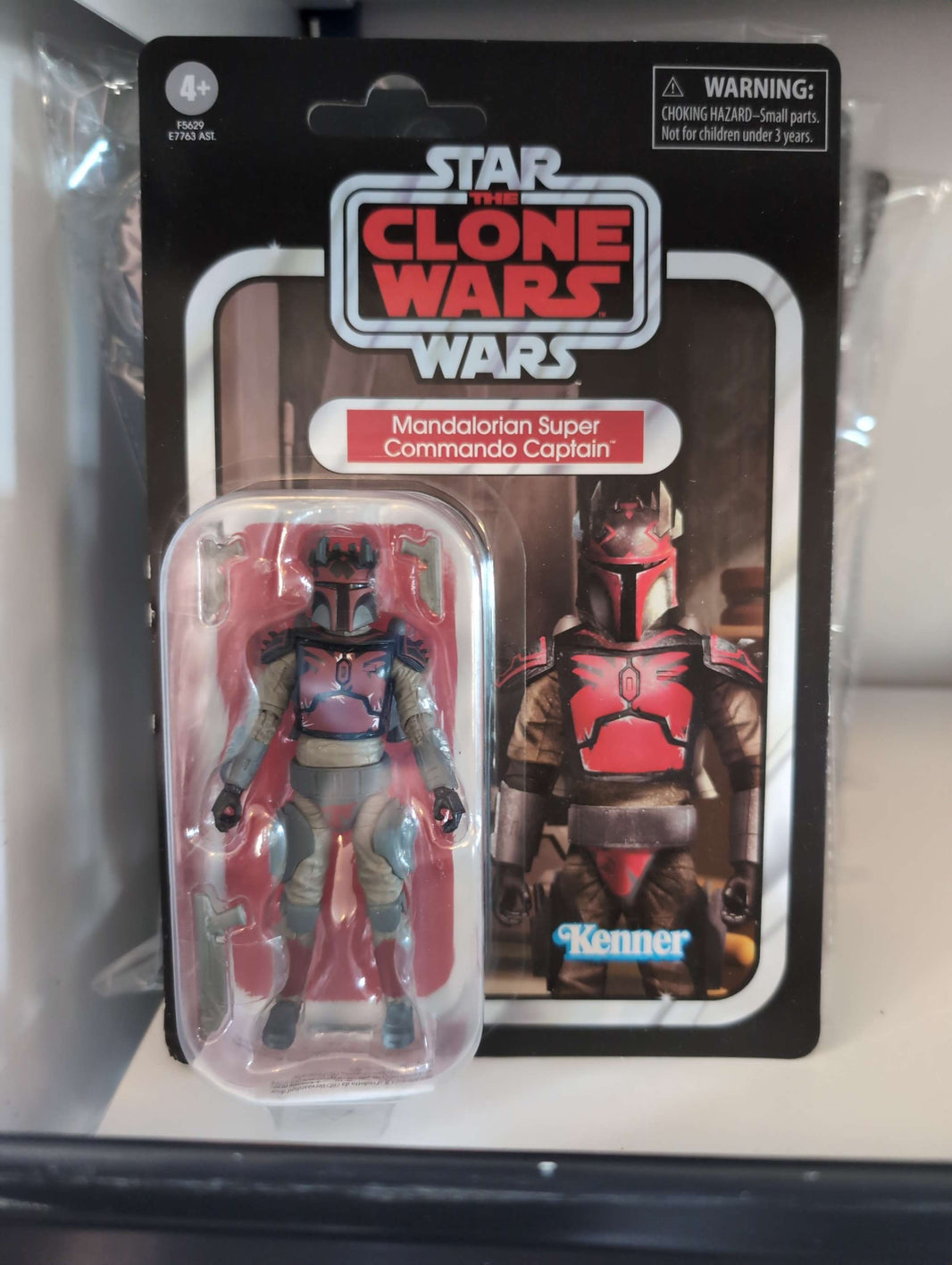Mandalorian Super Commando Captain Star Wars action figure in packaging with blasters Hasbro Vintage Collection