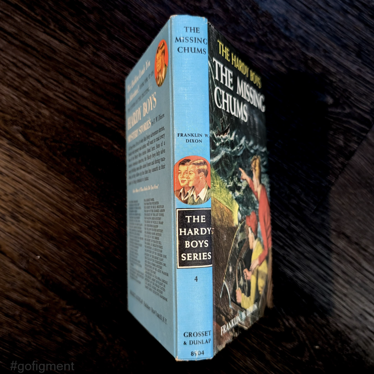 04 The Missing Chums (1962): 🕵🏻Vintage Hardy Boys Book Blue-Back image 1
