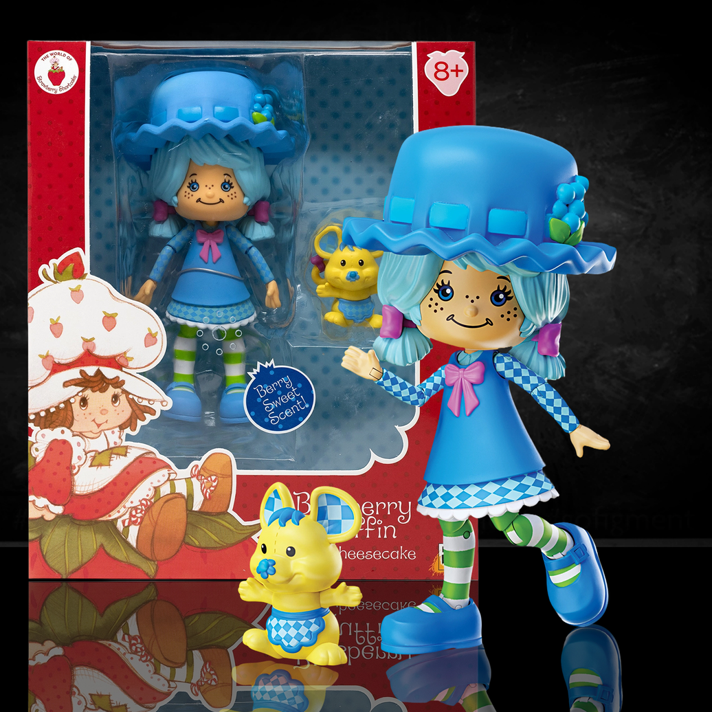 Blueberry Muffing with Cheesecake Strawberry Shortcake CLASSIC Highly Articulated Action Figure 1:12 by Boss Fight Studio Llc in box and standalone pose