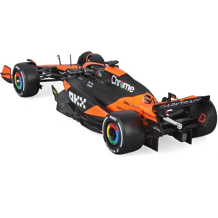 Bburago 1:43 scale die-cast McLaren MCL38 Formula 1 model with Oscar Piastri and detailed livery.