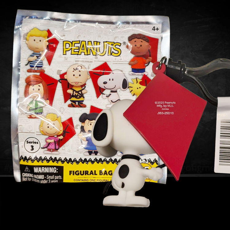 Snoopy 3D foam bag clip holding red kite from Peanuts 75th Anniversary Series 3 by Monogram on keychain clip