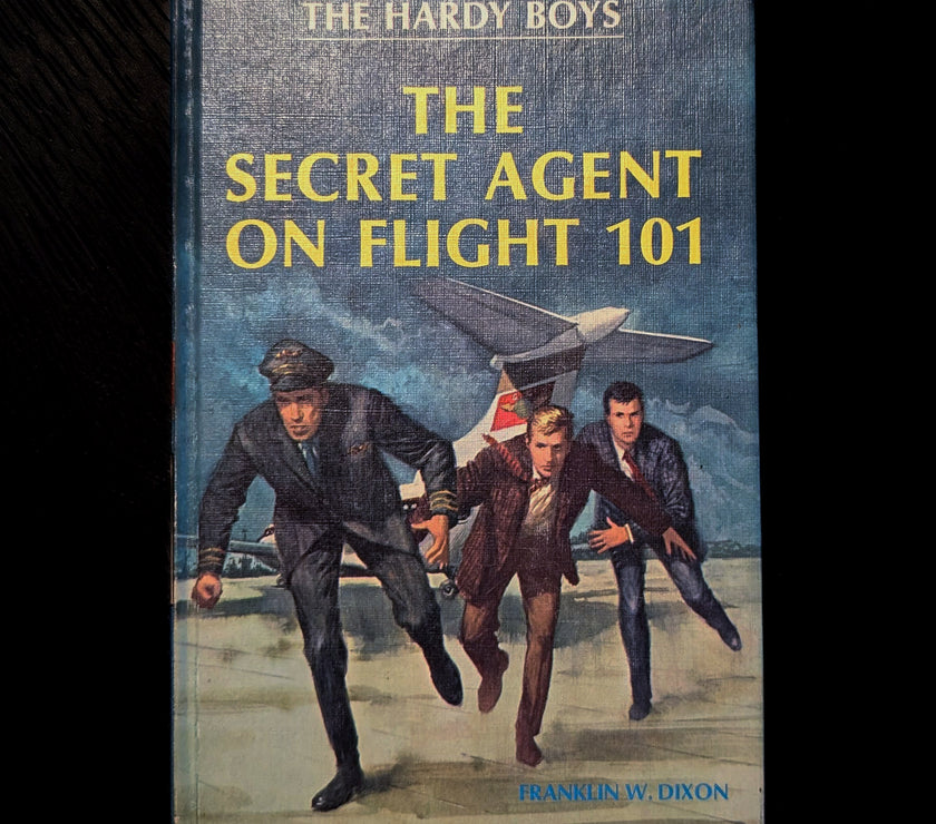 46 The Secret Agent on Flight 101 (1967):  Vintage Hardy Boys Book Blue-Back image 0