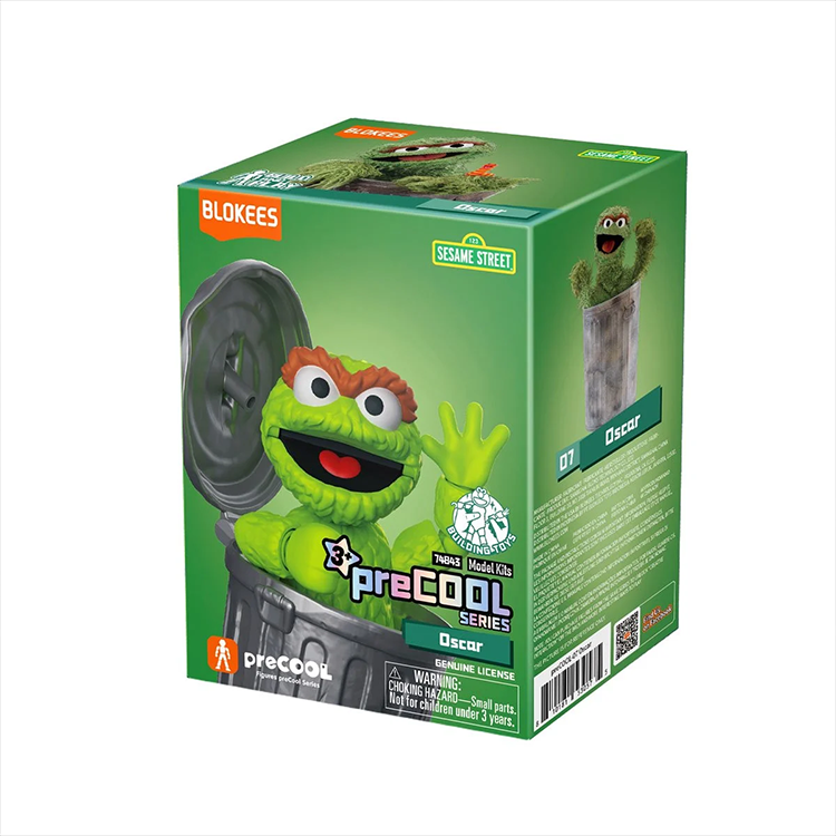 Oscar the Grouch from Sesame Street Blokees Mini Model Kit 5" Scale image 1