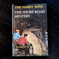 06 The Shore Road Mystery (1964):  Vintage Hardy Boys Book Blue-Back image 0