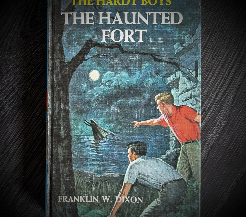 44 The Haunted Fort (1965):  Vintage Hardy Boys Book Blue-Back image 0