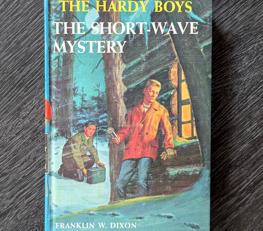 24 The Short Wave Mystery (1945):  Vintage Hardy Boys Book Blue-Back image 0