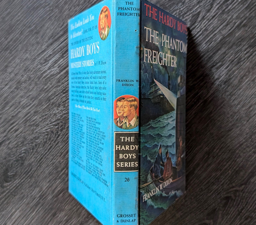 26 The Phantom Freighter (1947):  Vintage Hardy Boys Book Blue-Back image 2