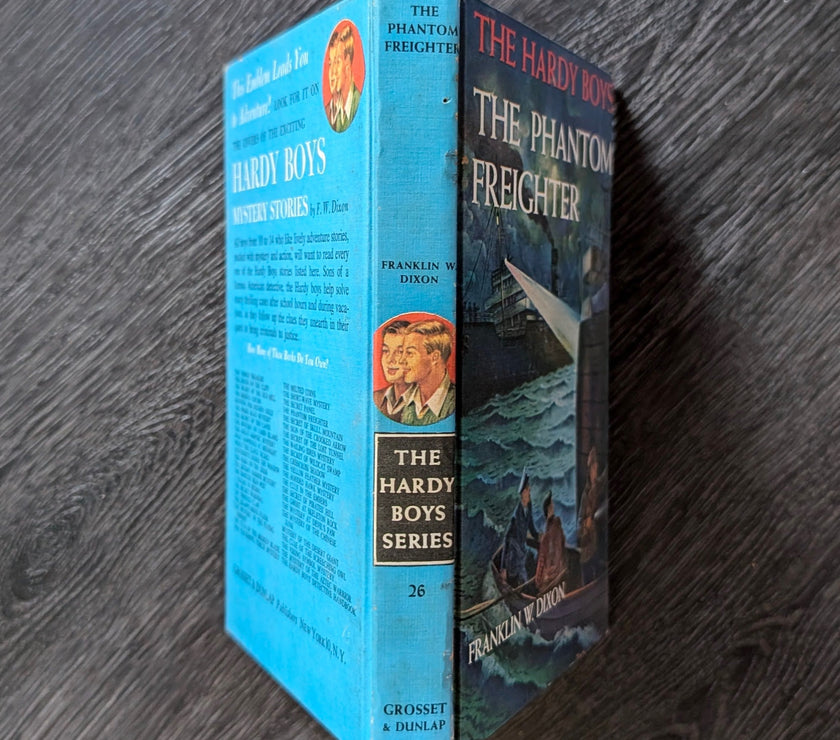 26 The Phantom Freighter (1947):  Vintage Hardy Boys Book Blue-Back image 2