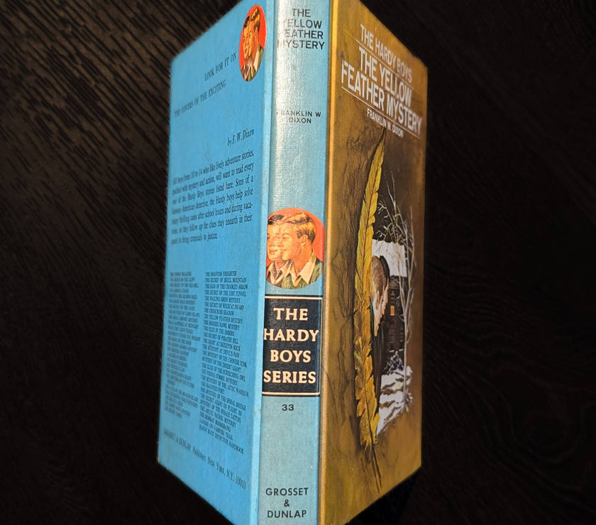 33 The Yellow Feather Mystery (1953/1971):  Vintage Hardy Boys Book Blue-Back image 3