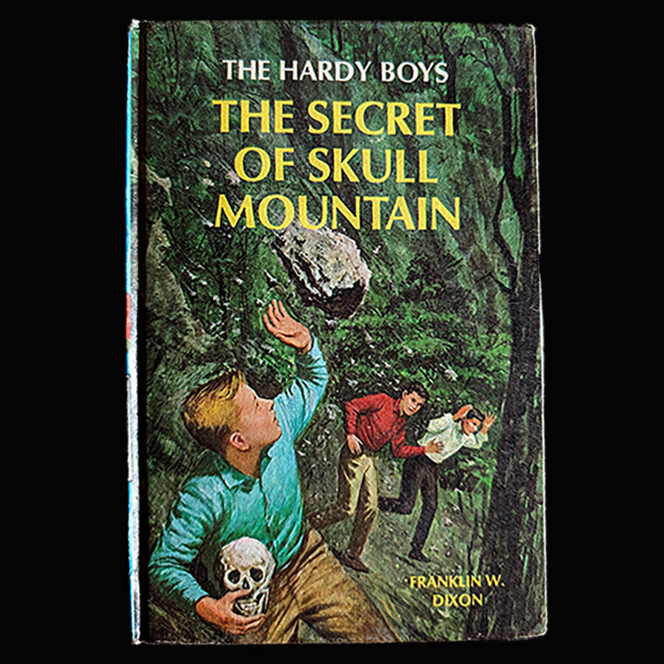 27 The Secret of Skull Mountain (1966):  Vintage Hardy Boys Book Blue-Back image 0
