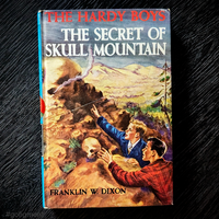 27 The Secret of Skull Mountain (1948):  Vintage Hardy Boys Book Blue-Back image 0