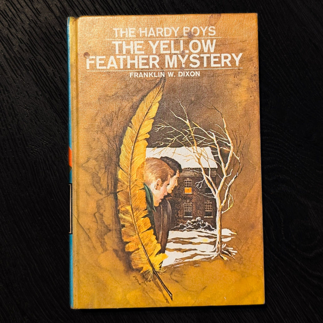 33 The Yellow Feather Mystery (1953/1971):  Vintage Hardy Boys Book Blue-Back image 0