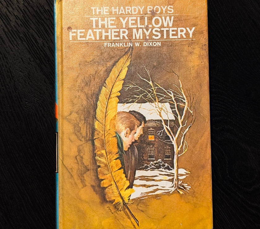 33 The Yellow Feather Mystery (1953/1971):  Vintage Hardy Boys Book Blue-Back image 0