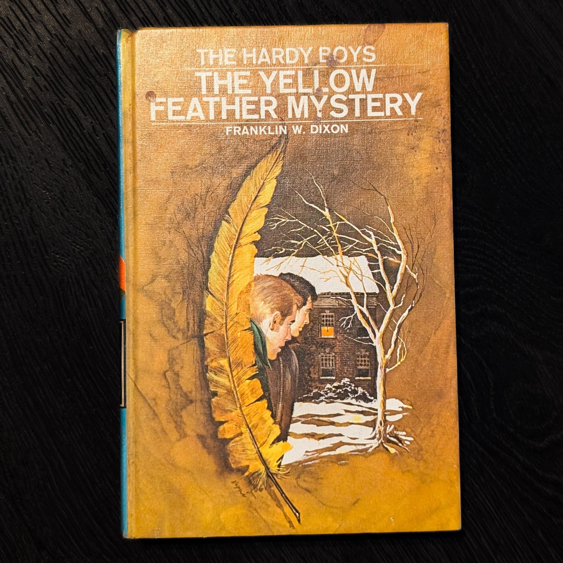 33 The Yellow Feather Mystery (1953/1971):  Vintage Hardy Boys Book Blue-Back image 0