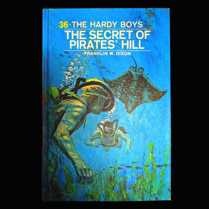 36 The Secret of Pirates' Hill (1956/1972-YN):  Hardy Boys Book Blue-Back image 0