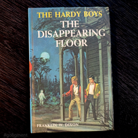 19 The Disappearing Floor (1964):  Vintage Hardy Boys Book Blue-Back image 0