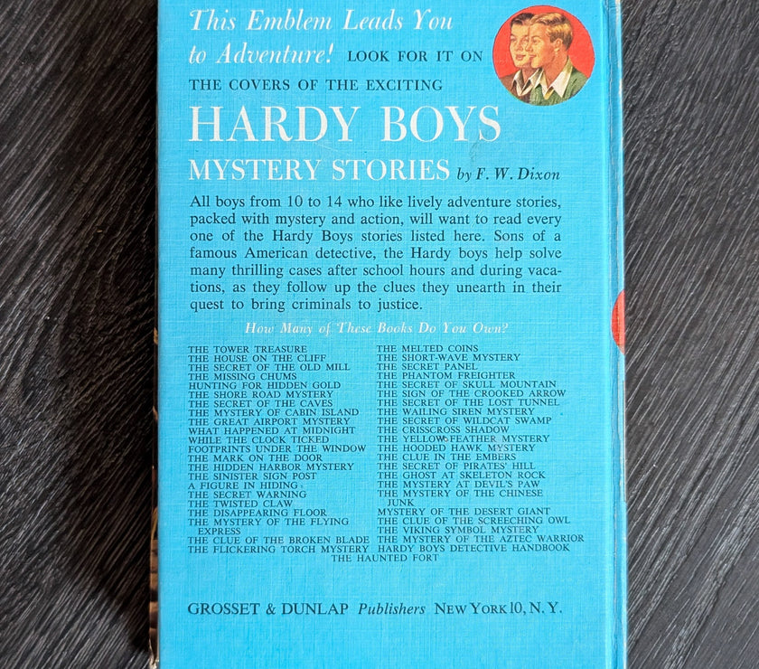 34 The Hooded Hawk Mystery (1954):  Hardy Boys Book (Brown) Blue-Back image 2