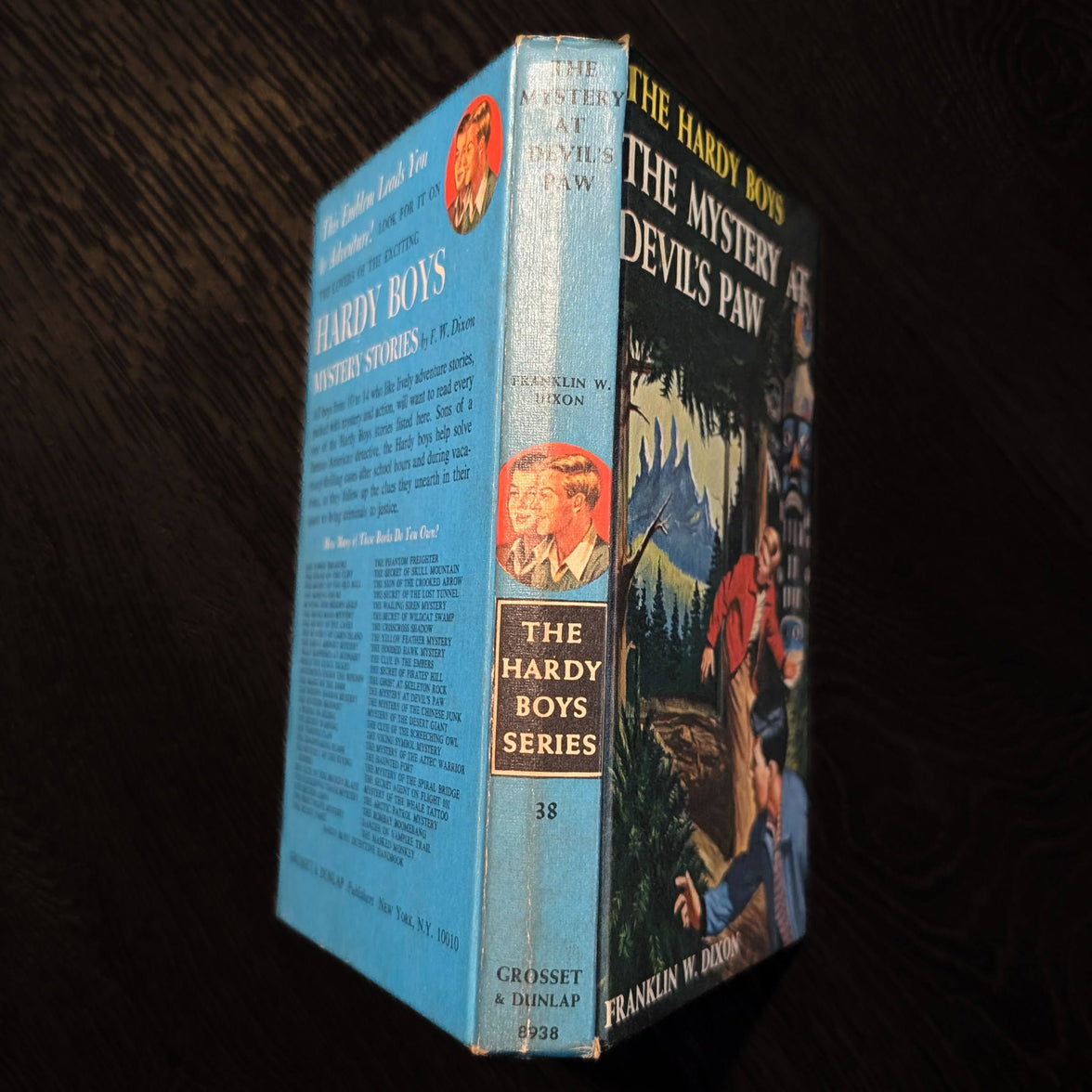 38 The Mystery at Devil's Paw 1959-White End Page:  Hardy Boys Book Blue-Back image 2