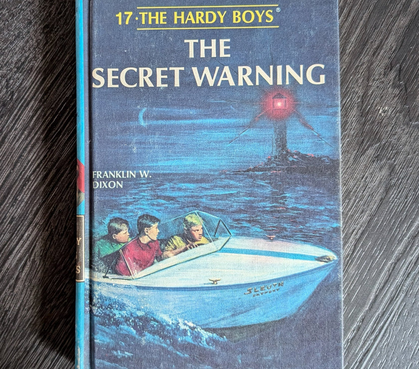 17 The Secret Warning (1966-YN Cameo):  Hardy Boys Book Blue-Back image 0