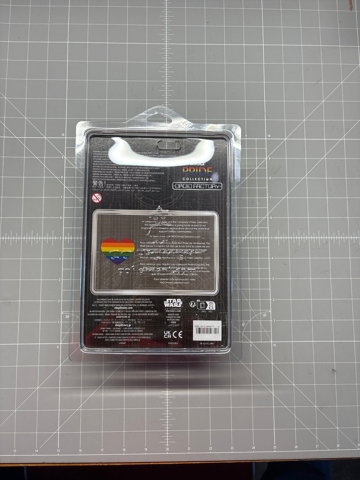 BB-YOU 1:18|3.75" Star Wars The Vintage Collection Action Figure Pride Collection Droid in case Disney packaged back view