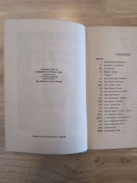 22 The Flickering Torch Mystery1943) Vintage Hardy Boys Book image 3