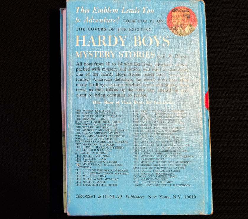 32 The Crisscross Shadow (1953):  Vintage Hardy Boys Book Blue-Back image 2