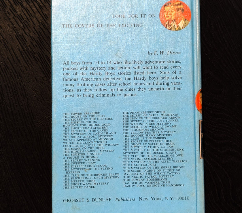 33 The Yellow Feather Mystery (1953/1971):  Vintage Hardy Boys Book Blue-Back image 2