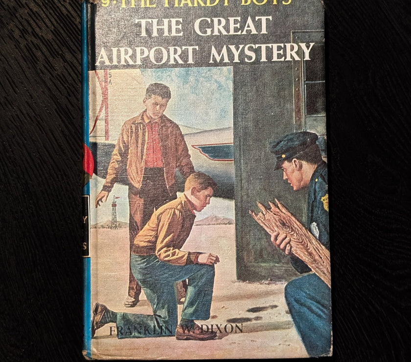 09 The Great Airport Mystery (1965-YN):  Vintage Hardy Boys Book Blue-Back image 0