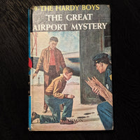 09 The Great Airport Mystery (1965-YN):  Vintage Hardy Boys Book Blue-Back image 0