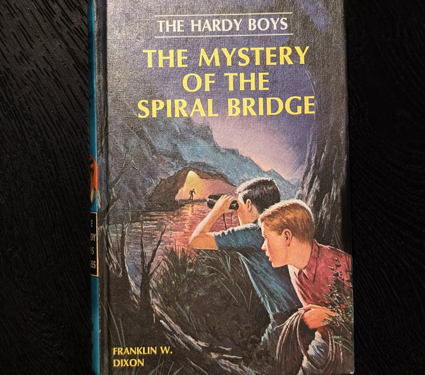 45 Mystery Spiral Bridge (1966/71):  Vintage Hardy Boys Book image 0