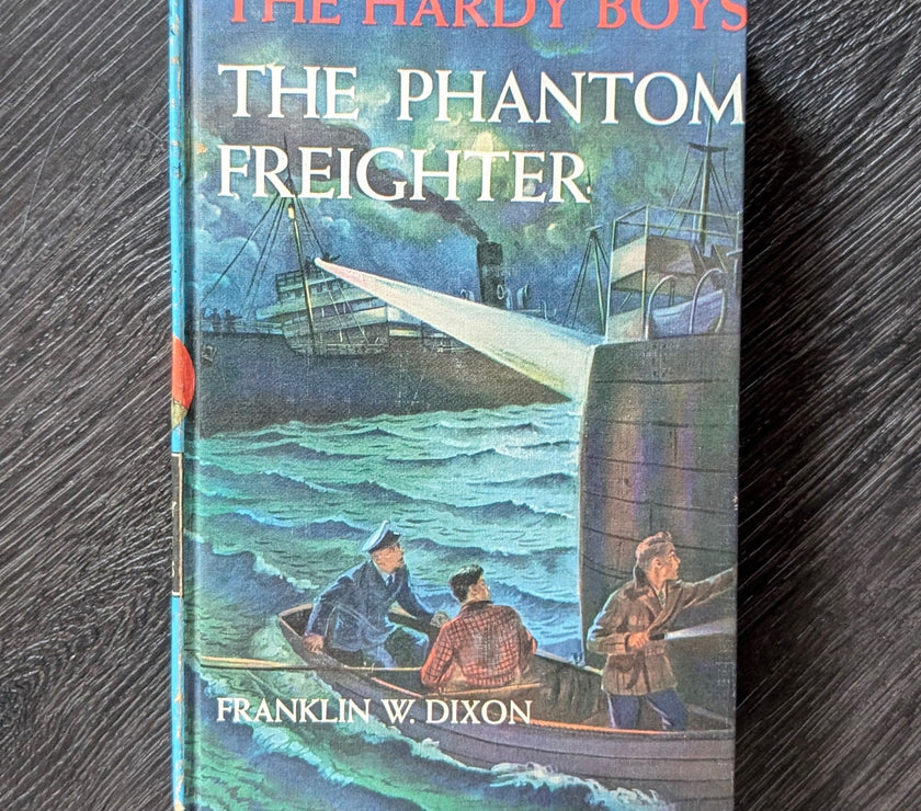 26 The Phantom Freighter (1947):  Vintage Hardy Boys Book Blue-Back image 0