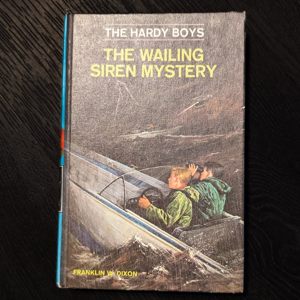 30 The Wailing Siren Mystery (1968):  Vintage Hardy Boys Book Blue- image 0