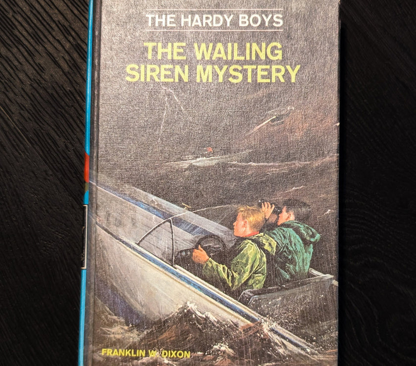 30 The Wailing Siren Mystery (1968):  Vintage Hardy Boys Book Blue- image 0