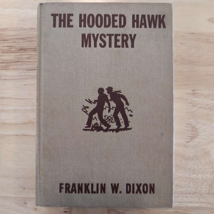 34 The Hooded Hawk Mystery (1954-Brown): Vintage Hardy Boys Book image 0