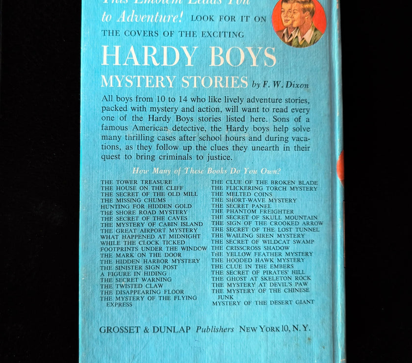 21 The Clue of the Broken Blade (1942):  Vintage Hardy Boys Book Blue-Back image 2