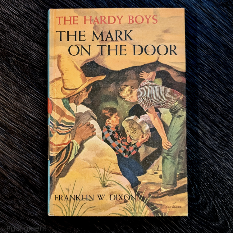 13 The Mark on the Door (1934):  Vintage Hardy Boys Book Blue-Back image 0