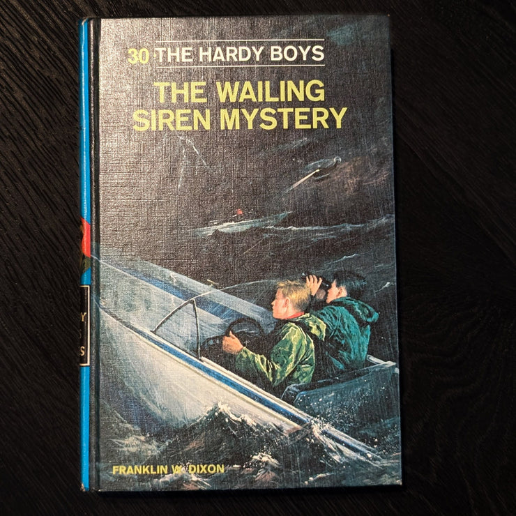 30 The Wailing Siren Mystery (1968-YN):  Vintage Hardy Boys Book Blue-Back image 0