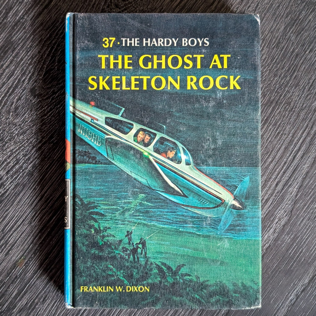 37 The Ghost at Skeleton Rock (1966-YN):  Hardy Boys Book Blue-Back image 0