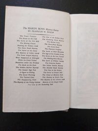 15 The Sinister Signpost (1936):  Vintage Hardy Boys Book Brown image 2