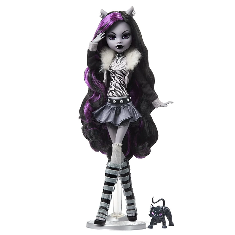 Mattel Monster High Reel Drama Clawdeen Wolf doll in black and white with pet cat Crescent and movie posters