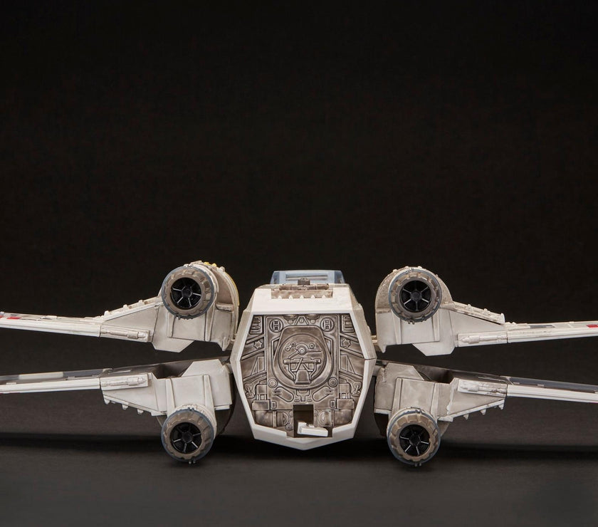 Star Wars Vintage Collection Luke Skywalker Red 5 X-Wing fighter with detailed weathered Kenner design