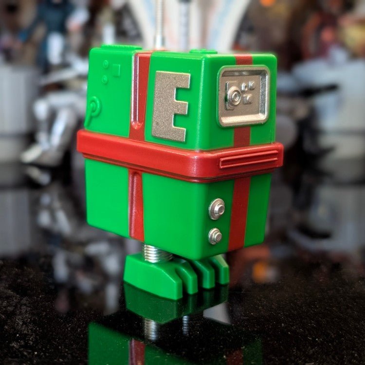 Hasbro Gronk Green Christmas Present Droid Star Wars 1:18 scale festive collectible action figure