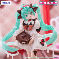 Hatsune Miku x TIROL Choco: Milk Chocolate Version – Trio-Try-iT Statue by Banpresto with mint twintails and chocolate bar prop new in box
