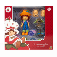 Huckleberry Pie Strawberry Shortcake DELUXE Action Figure 1:12 by Boss Fight Studio Llc with pupcake and accessories in box