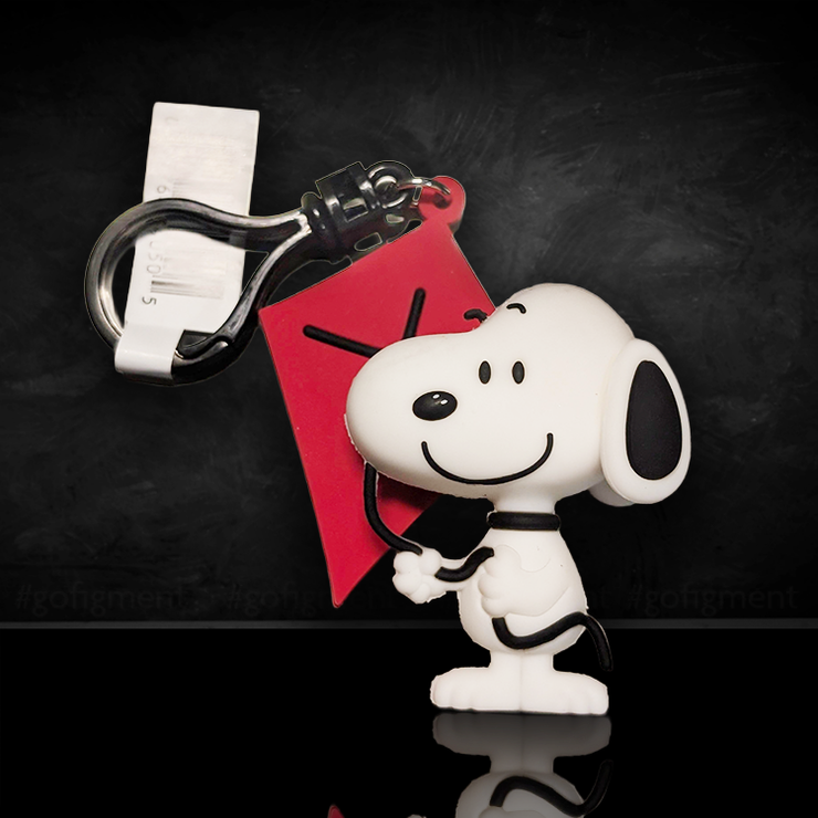 Snoopy 3D foam bag clip holding red kite with a big smile from Monogram Peanuts 75th Anniversary Series 3 collectible