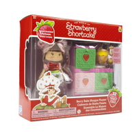 Strawberry Shortcake 5.5" Fashion Doll & Berry Bake Shoppe Playset with Oven