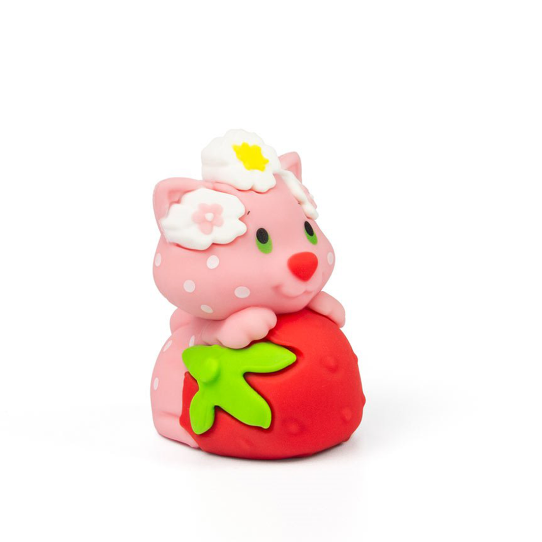 Strawberry Shortcake 2.5" Custard the Cat with Strawberry Cheebee Figure