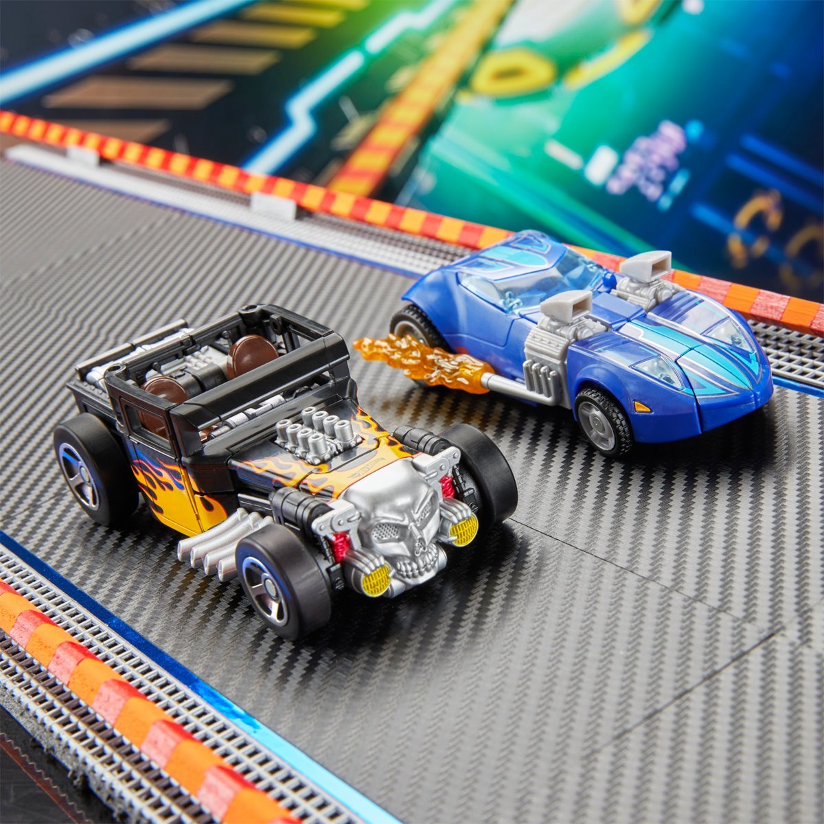 Transformers Collaborative Hot Wheels x Bone Shaker: Epic Robot to Car Action Figure