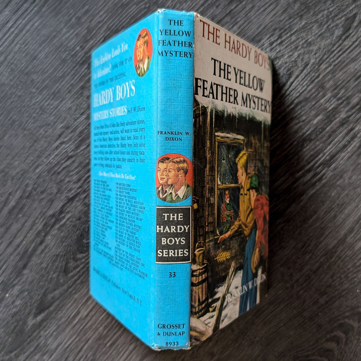 33 The Yellow Feather Mystery (1953):  Vintage Hardy Boys Book Blue-Back image 1